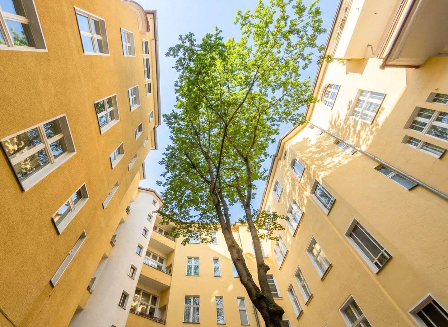 Charmante Jugendstilwohnung in Ku'damm-Nähe, 95 qm - als Kapitalanlage, Verkauf mit Wohnungsrecht – Berlin – Bild 1 von 9