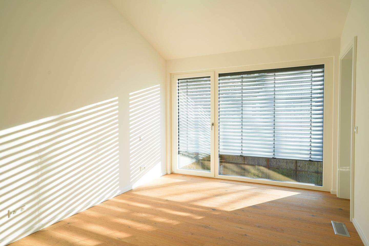 Neubau, Erstbezug: R6 – Leben am Burgberg | Architektonisch außergewöhnliches Haus im Grünen – Erlangen – Vorschaubild 9