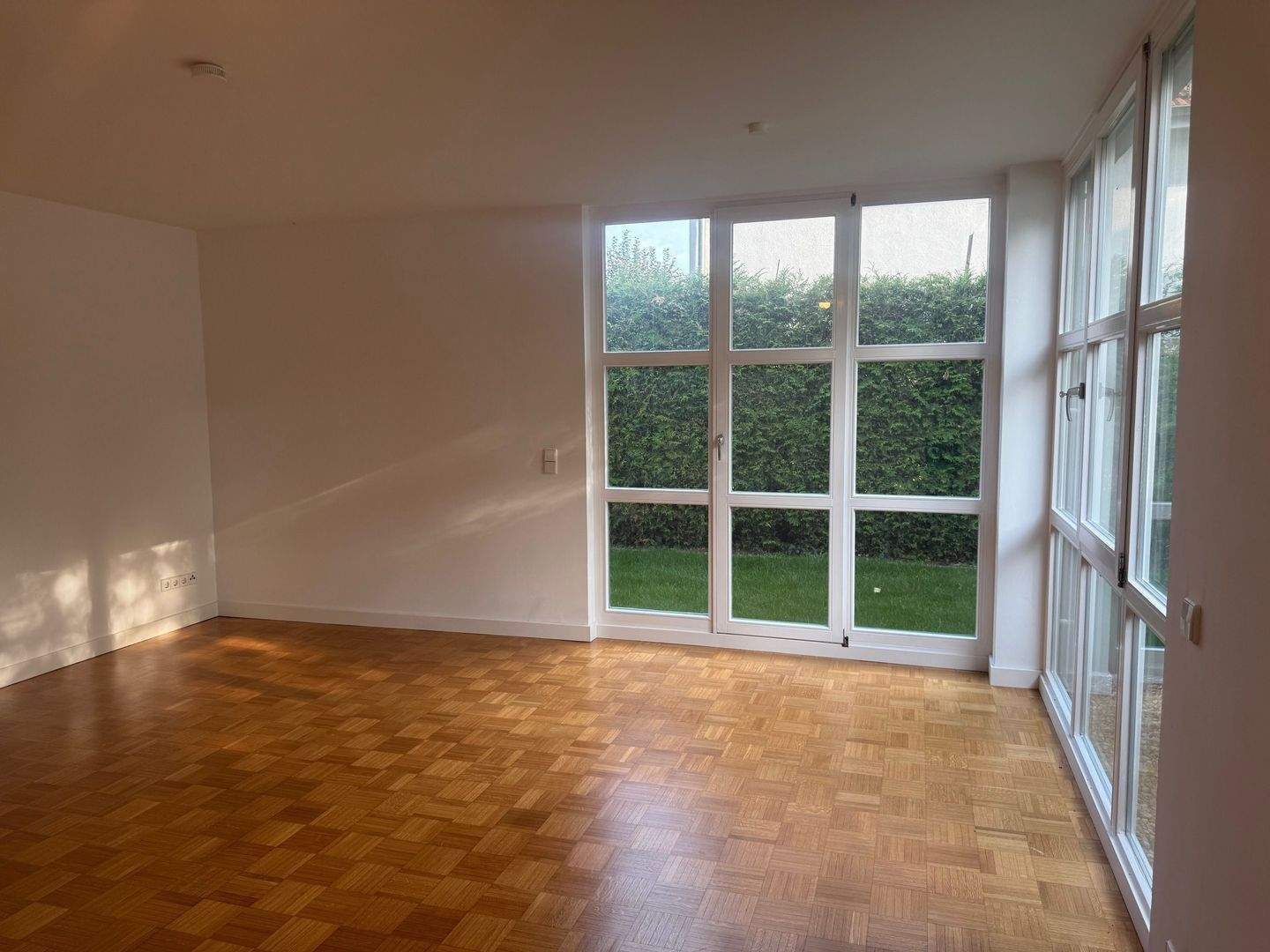 6 Zimmer-Maisonette-Wohnung mit 2 Terrassen, Einbauküche, eigenem Garten (250m²), Stellplatz – Berlin – Vorschaubild 6