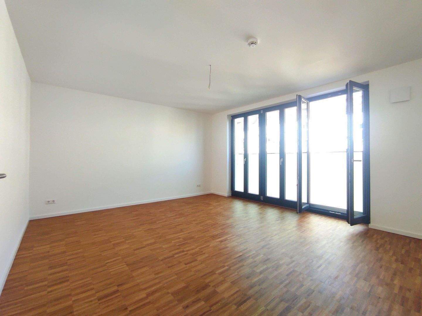 0178-8236274 - Etagenwohnung zum Sofortbezug in gefragter zentraler Lage / Lift / Balkon / Stellplatz möglich – Berlin – Vorschaubild 4