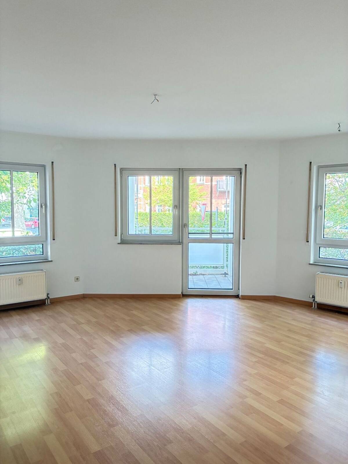 Erdgeschoss-Apartment mit Balkon, 49,08 m² und 2 Zimmern in Dresden - Troppauer Straße – 1279 Dresden – Bild 1 von 9