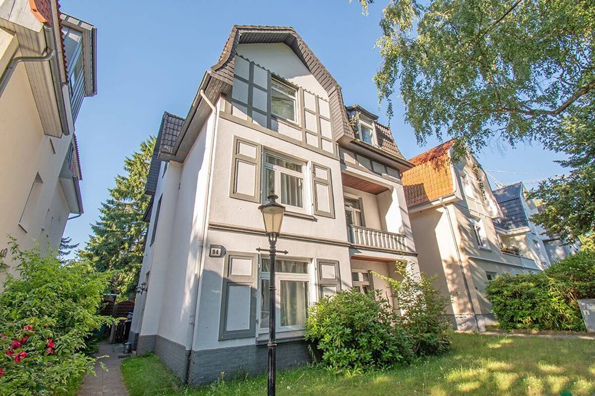 Attraktive Jugendstilvilla mit 10 Wohneinheiten - Mit flexiblen Vermietungskonzepten – 22335 Hamburg – Bild 1 von 9