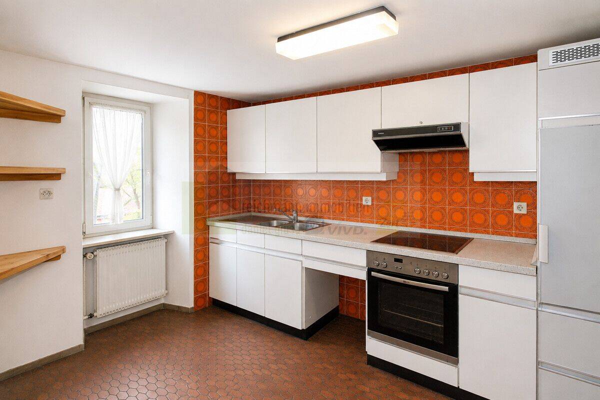 Historisches Stadthaus in Hüfingen: gepflegtes Reiheneckhaus in zentraler Lage mit Balkon, Garten, Keller und Ausbaureserve im Speicher – Hüfingen – Vorschaubild 5