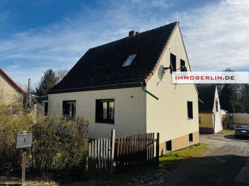 IMMOBERLIN.DE - Landidyll: Sanierungsbedürftiges Haus mit großem Grundstück auf der Insel Töplitz – Werder (Havel) – Bild 1 von 9