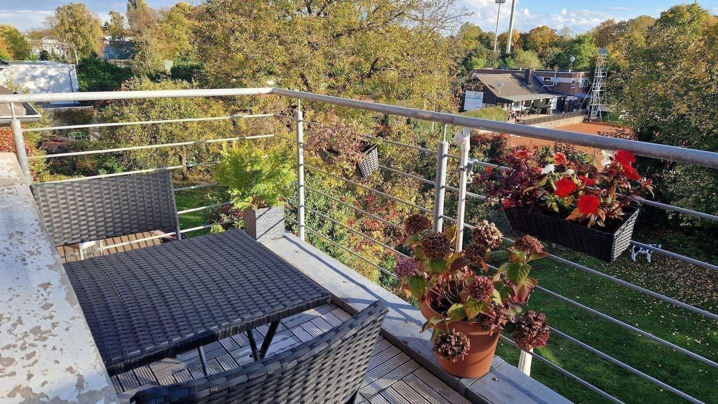 Gepflegte 2 Zimmer Wohnung mit Balkon im 3 Parteienhaus ! Traumhaftes Wohnen direkt am Grenzlandstadion und Fachhochschule ! – Mönchengladbach – Vorschaubild 3