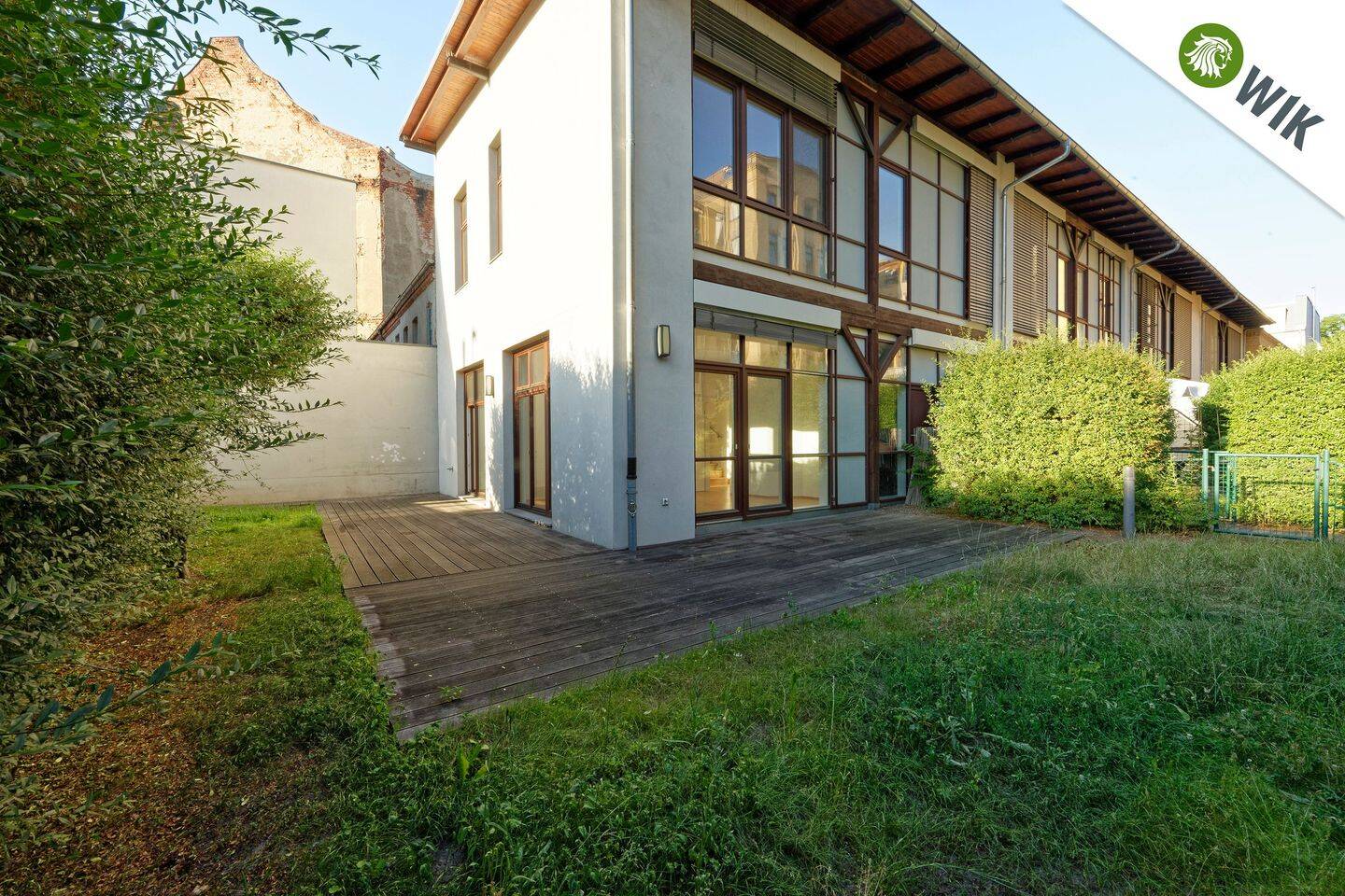 Einzigartiges „Haus-im-Haus“-Gefühl: Großzügige 4-Zimmer-Maisonette mit Terrasse und Stellplatz in der historischen Mädler-Fabrik... – Leipzig – Vorschaubild 2