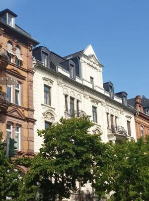 Reserviert: Wohntraum in der Taunusstraße: Wunderschöne Altbauwohnung mit idyllischem Garten