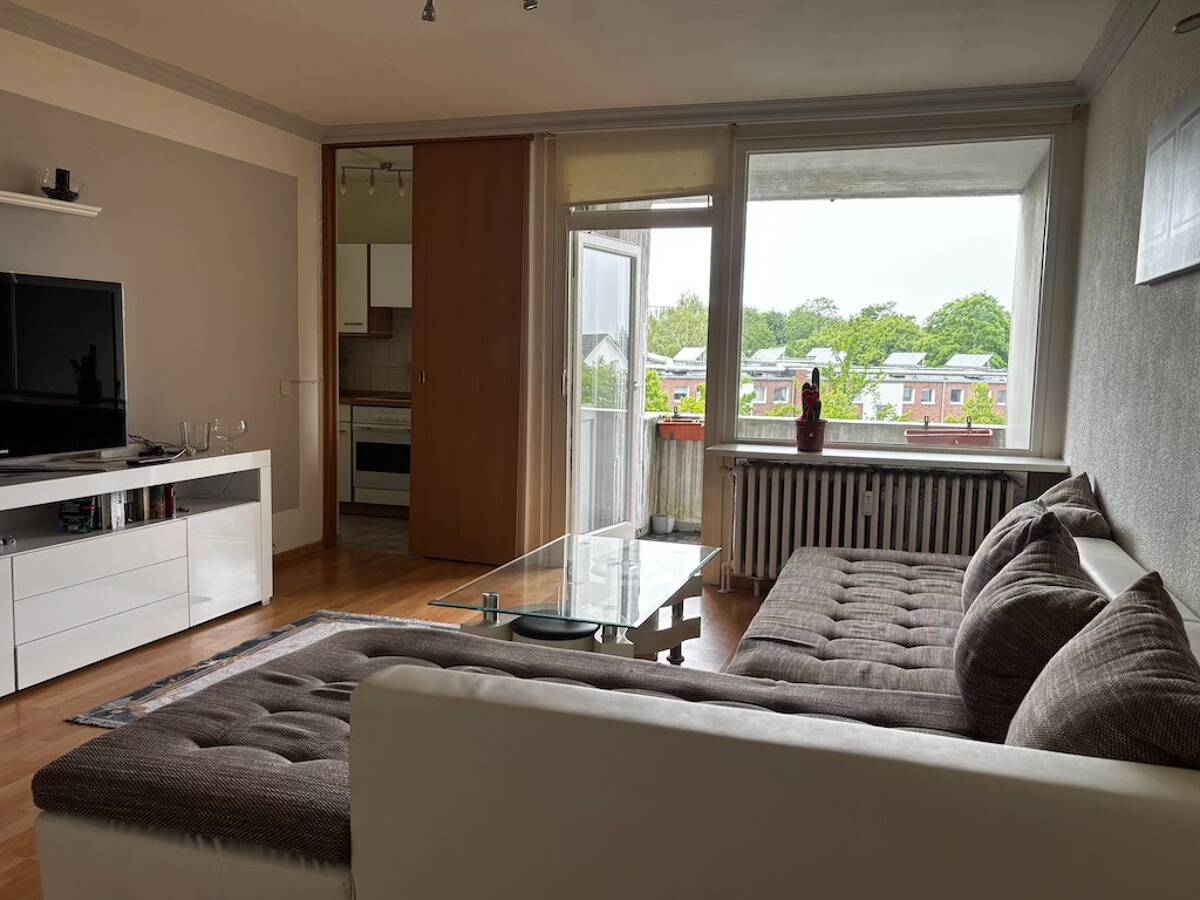 Helle 2-Zimmer-Wohnung mit Einbauküche und zwei Balkonen in ruhiger Lage – 22455 Hamburg – Bild 1 von 6