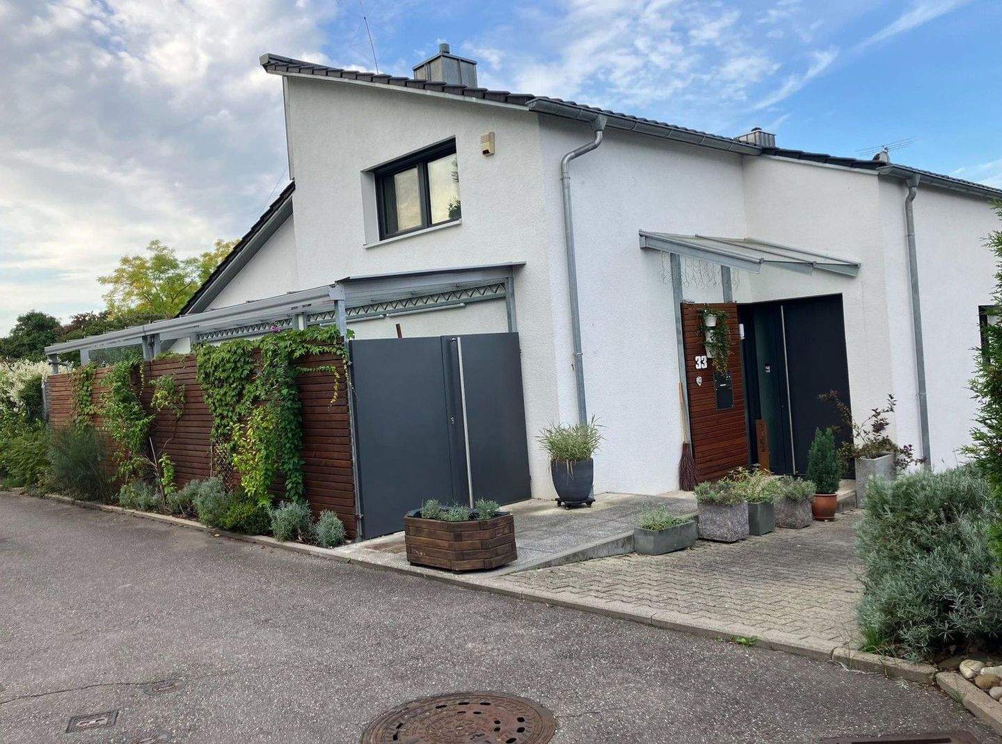 Schöne Architekten-DHH mit einzigartigem Wohnen – Neckarsulm – Bild 1 von 6
