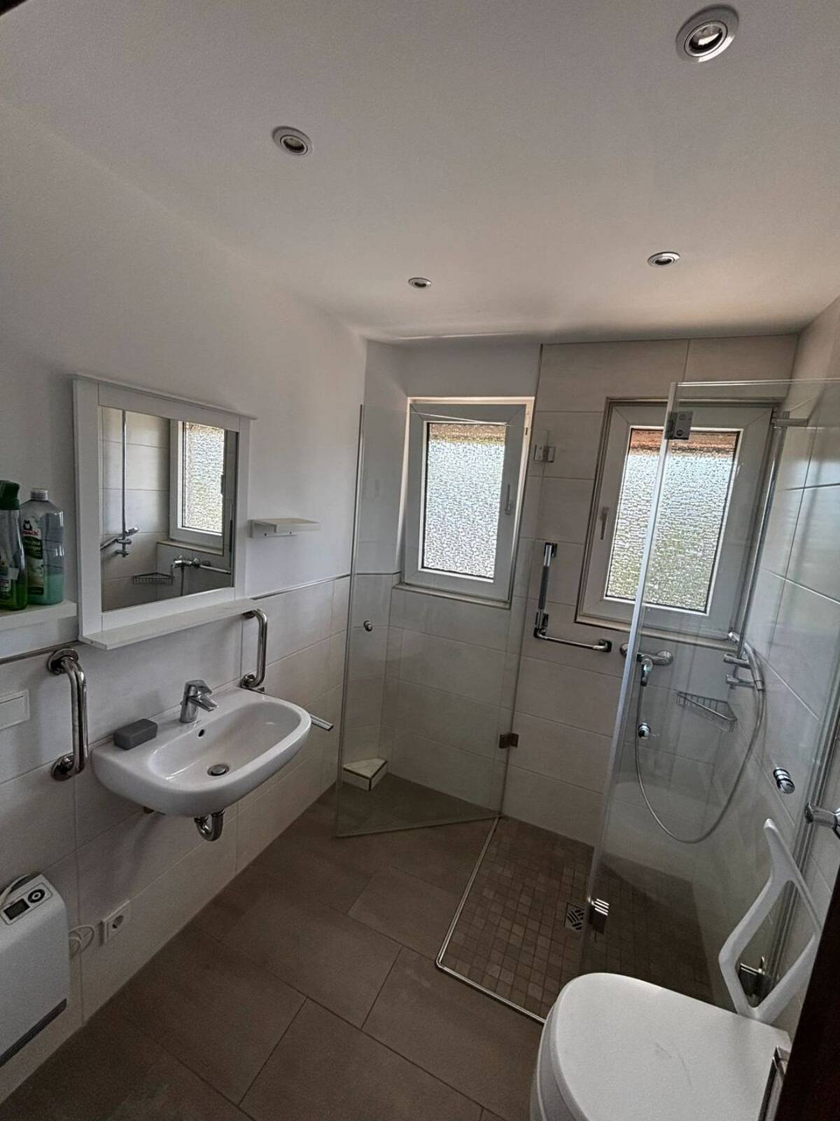 2-/4-Zimmer-Wohnung mit Balkon in Rösrath-Rambrücken | 83 m² / 123 m² (inkl. DG) | ab sofort – 51503 Rösrath – Bild 1 von 4