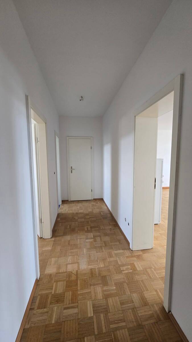 Charmante Dachgeschosswohnung im historischen Altbau mit Einbauküche! – Chemnitz – Vorschaubild 8