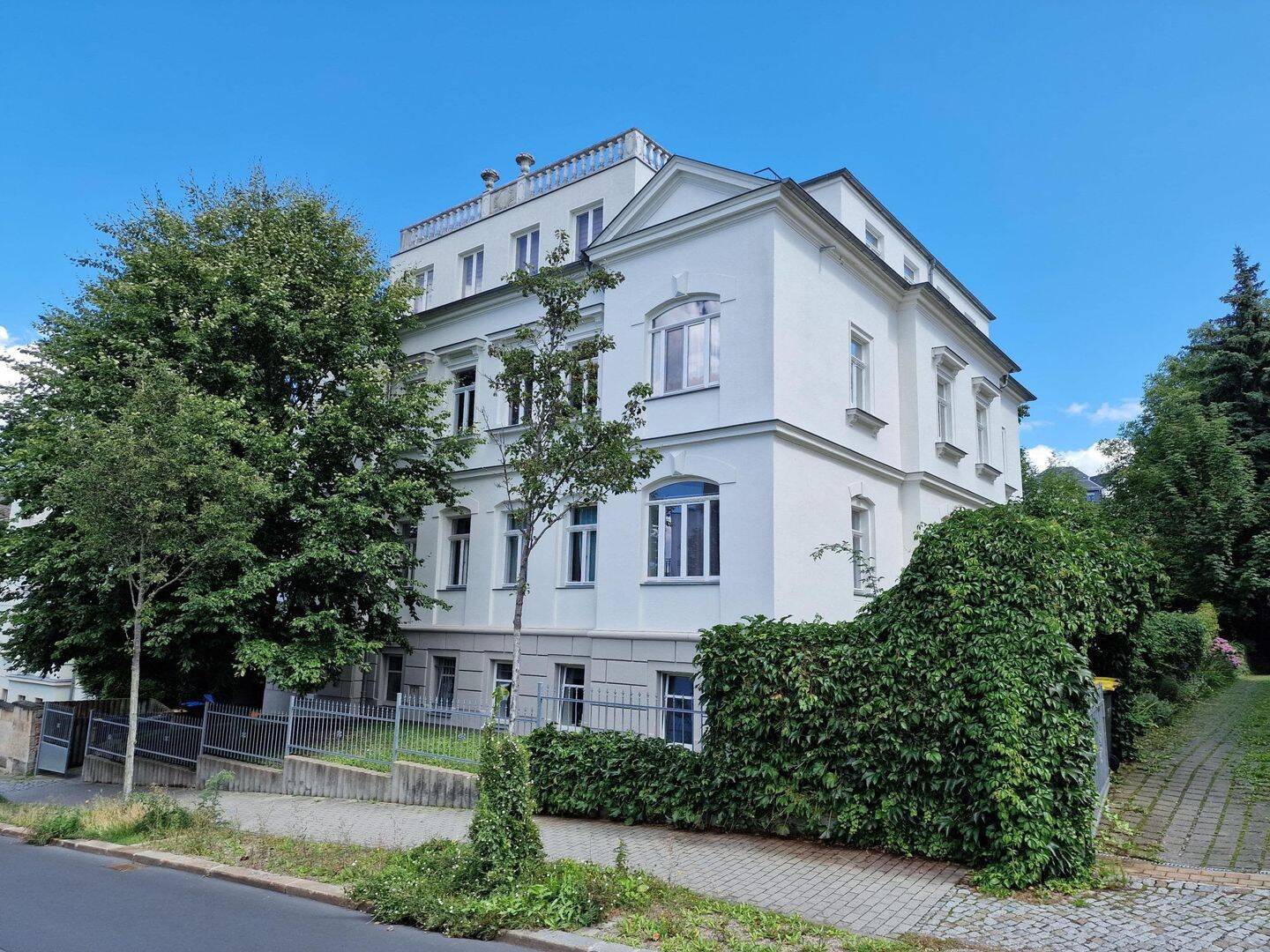 großzügige 3-Zimmerwohnung in ruhiger, sonniger Ost/Süd/West-Lage von Dresden-Plauen zu verkaufen! – Dresden – Bild 1 von 9