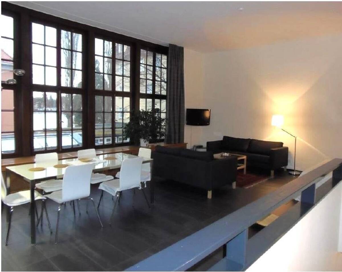 Außergewöhnliche Inselwohnung 3-Zimmer-Loft mit Panoramafenster zum "Kleinen See". – 88131 Lindau (Bodensee) – Bild 1 von 4