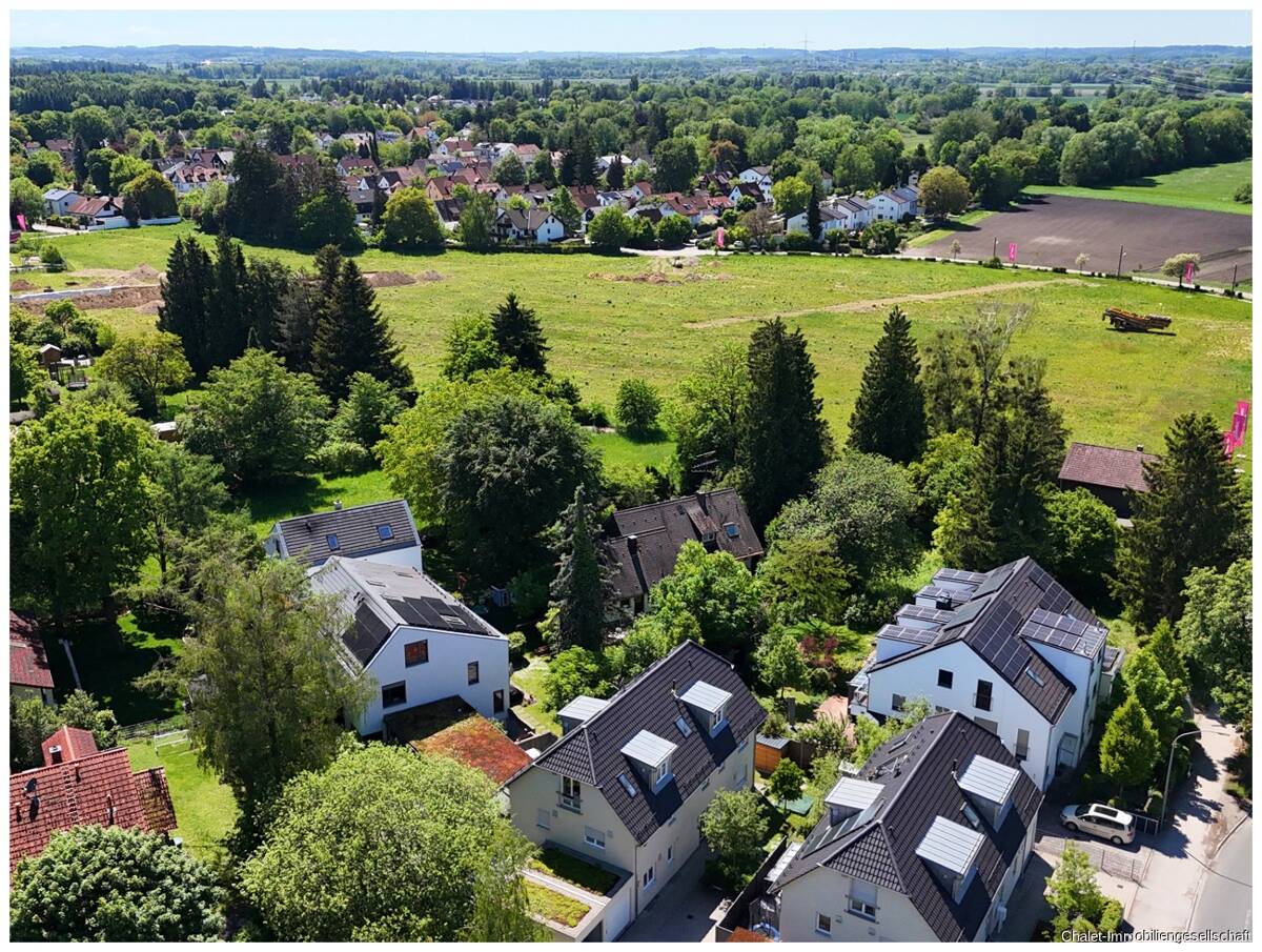 Lichtdurchflutetes Penthouse-Feeling mit Südterrasse - moderne 3-Zimmer-Wohnung mit Blick ins Grüne – 81249 München – Bild 1 von 9