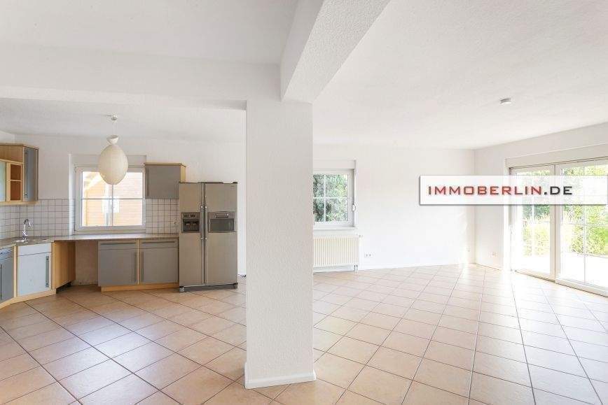 IMMOBERLIN.DE - Wunderbares Haus mit schönem Südgarten in familienfreundlicher Lage – Altlandsberg – Bild 1 von 9