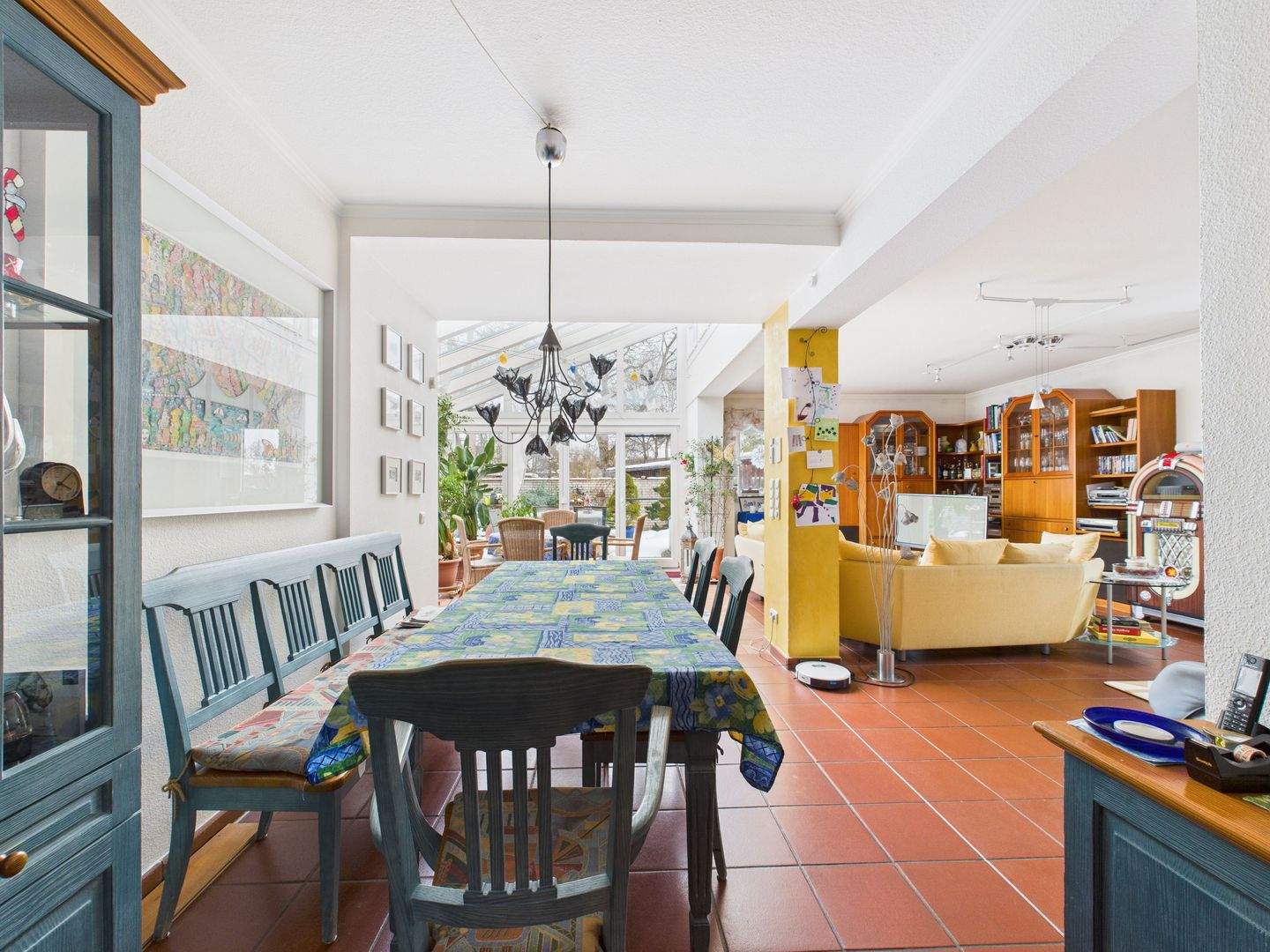 Exklusives Bungalow mit 9 Zimmer auf 330m² Wfl. und großzügigen 758m² Grundstück! – Altdorf bei Nürnberg – Bild 1 von 9