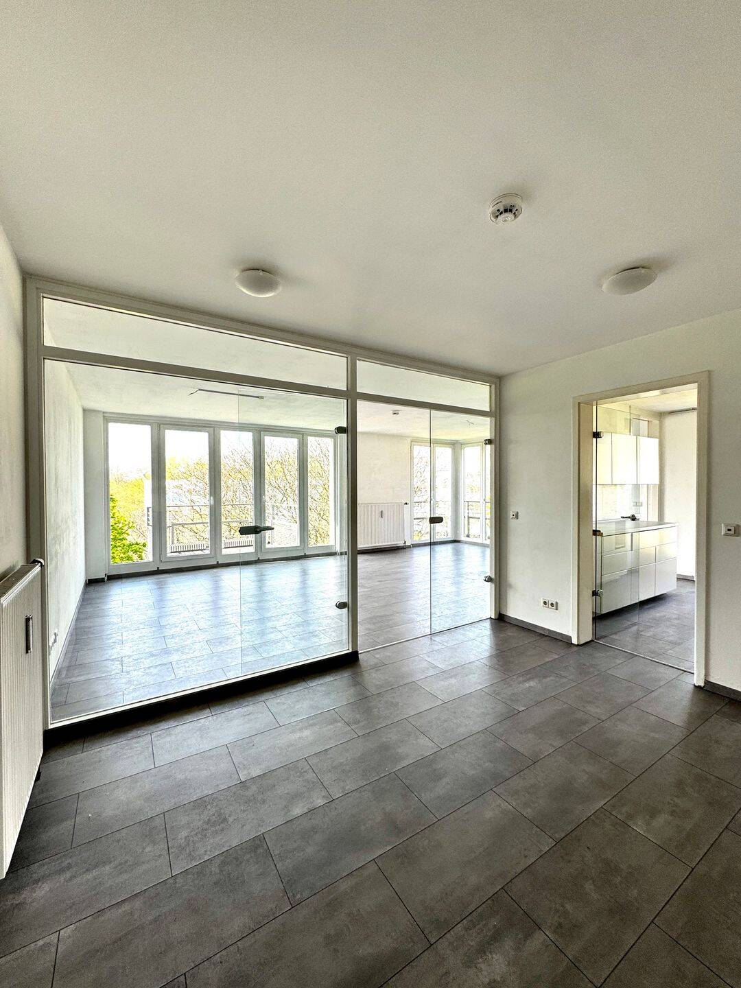 104 m², zwei Balkone, Panoramablick und TG-Stellplatz: Wohnqualität, die man selten findet – Berlin – Vorschaubild 6