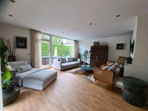 Freistehender Bungalow mit großem Südwestgarten, Garage und 3 Schlafzimmern in Köln-Lövenich