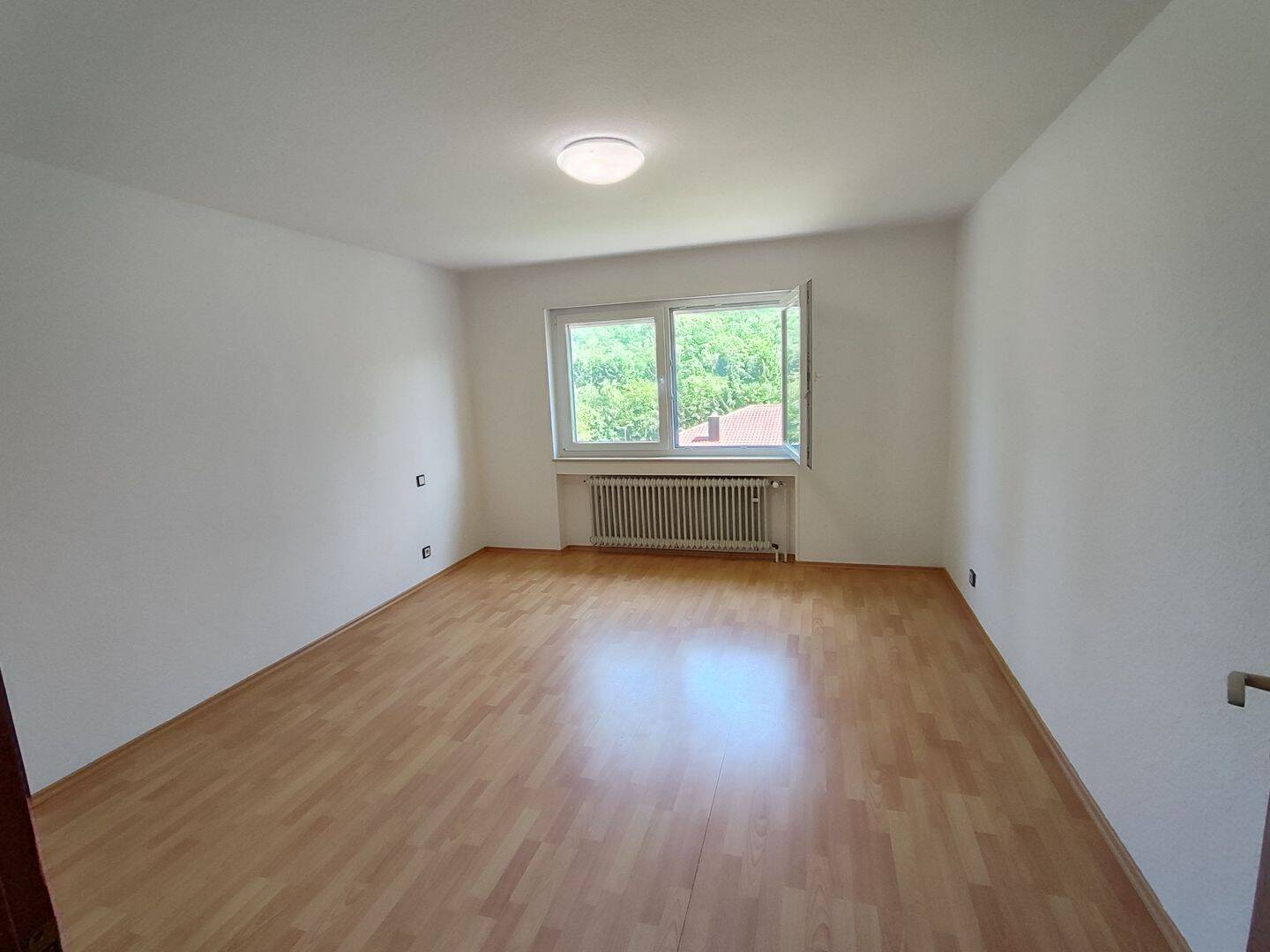 Gemütliche 2 ZKB-Mietwohnung in ruhiger Wohnlage mit Garten – Sulzbach/Saar – Vorschaubild 5
