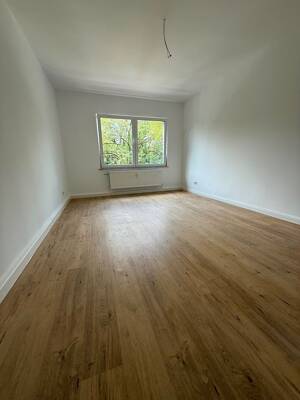 3er WG - Erstbezug nach Sanierung mit EBK in Essen ??
