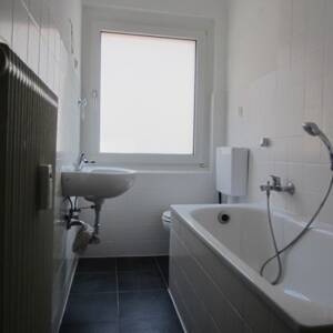 Gemütliche 2-Zimmer-Wohnung in Gelsenkirchen bequem und zentral – 45888 Gelsenkirchen – Vorschaubild 1