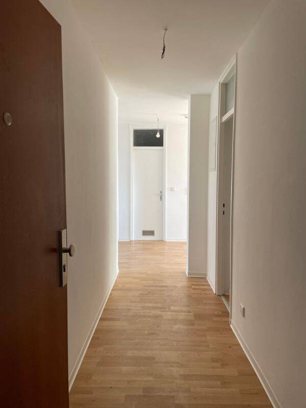 Schöne 3 Zimmer-Wohnung mit Loggia – Nürnberg – Vorschaubild 5