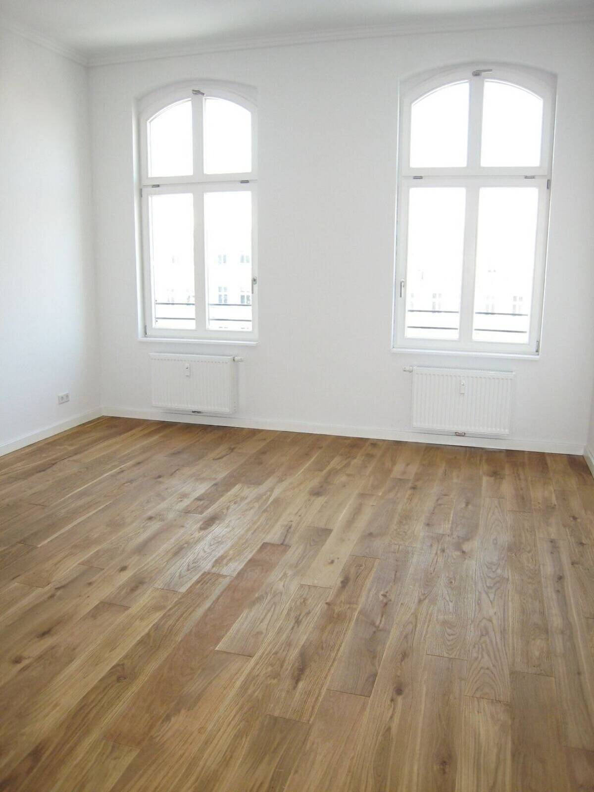 Urbanes Investment an der Warschauer Straße - vermieteter 3-Zimmer-Altbau mit Aufzug und Tiefgarage – 10243 Berlin – Bild 1 von 5