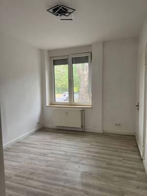 Attraktive und hervorragend geschnittene Altbau-3-Zimmer-Erdgeschosswohnung in der Bahnstraße 11, 47166 Duisburg (Renovierung erfolgt im August) – 47166 Duisburg – Vorschaubild 8