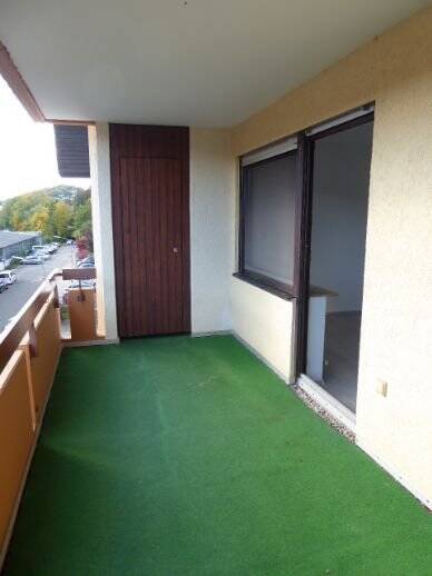 Röpke + Partner Immobilien: Mit zwei Balkone, Einbauküche und Garage in angenehmer Nordstadtlage! – Pforzheim – Vorschaubild 3