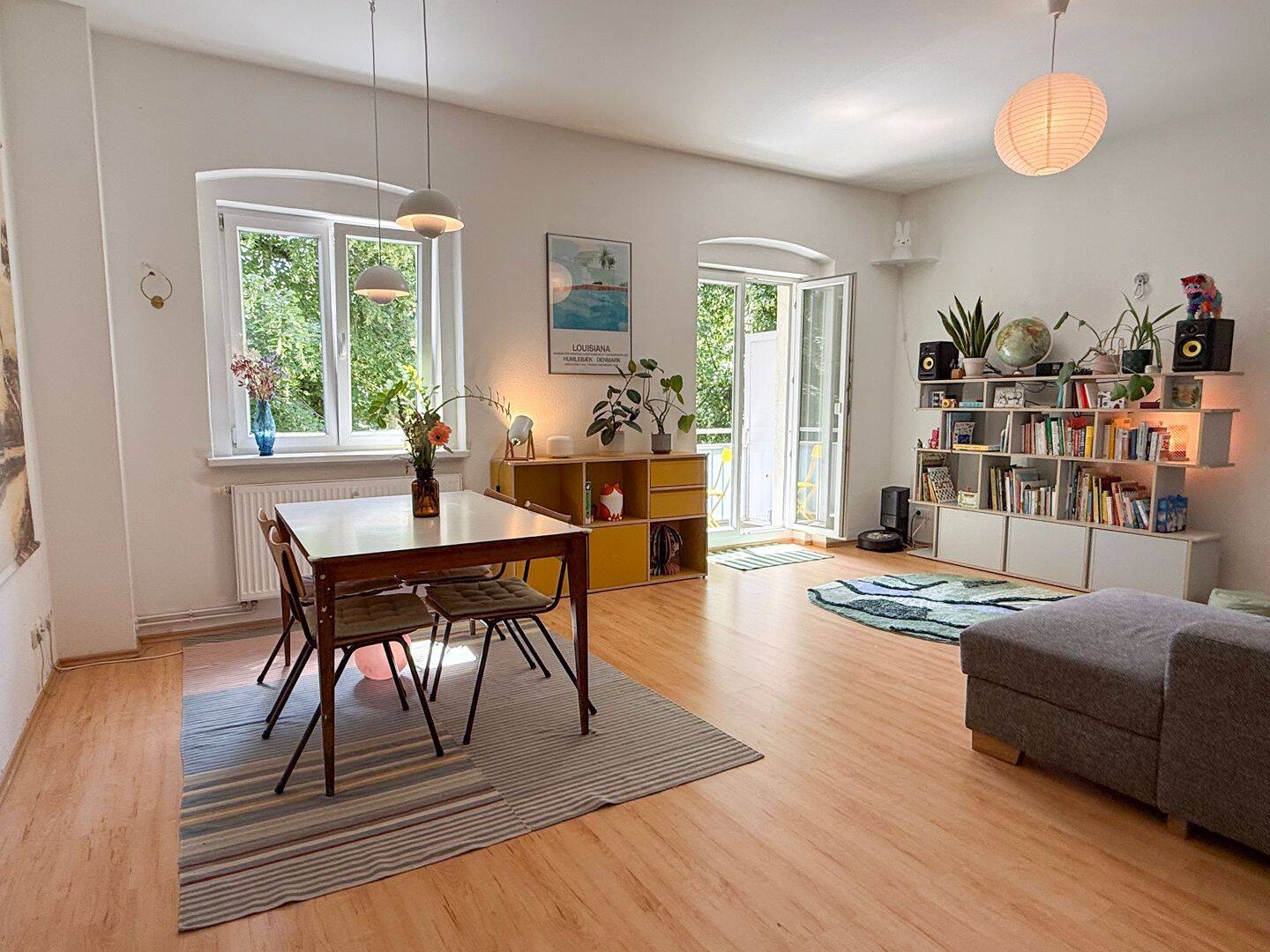 Charmante 3-Zimmer-Altbauwohnung mit zwei Balkonen und großem Gemeinschaftsgarten in Prenzlauer Berg – Berlin – Bild 1 von 9