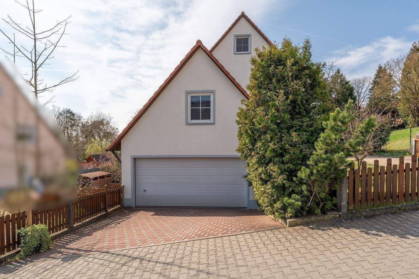Großzügiges Einfamilienhaus am Strengenberg mit Moritzberg-Blick | Doppelgarage | Wallbox | Wärmepumpe inklusive – Rückersdorf – Bild 1 von 9