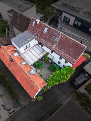 HISTORISCHE ARCHITEKTUR. MODERNES LEBENSGEFÜHL - Modernisiertes Einfamilienhaus in ruhiger Sackgasse – 60439 Frankfurt am Main – Vorschaubild 4