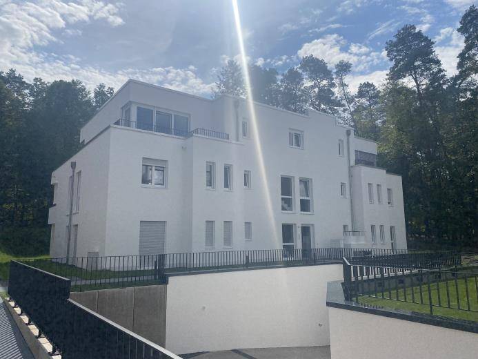KfW 40 - - offen-moderne Etagenwohnung in ruhiger Lage mit Balkon