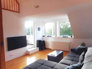 Helle voll möblierte Maisonette-Wohnung auf 2 Ebenen in ruhiger Lage in Hamburg-Eidelstedt – 22523 Hamburg – Vorschaubild 1