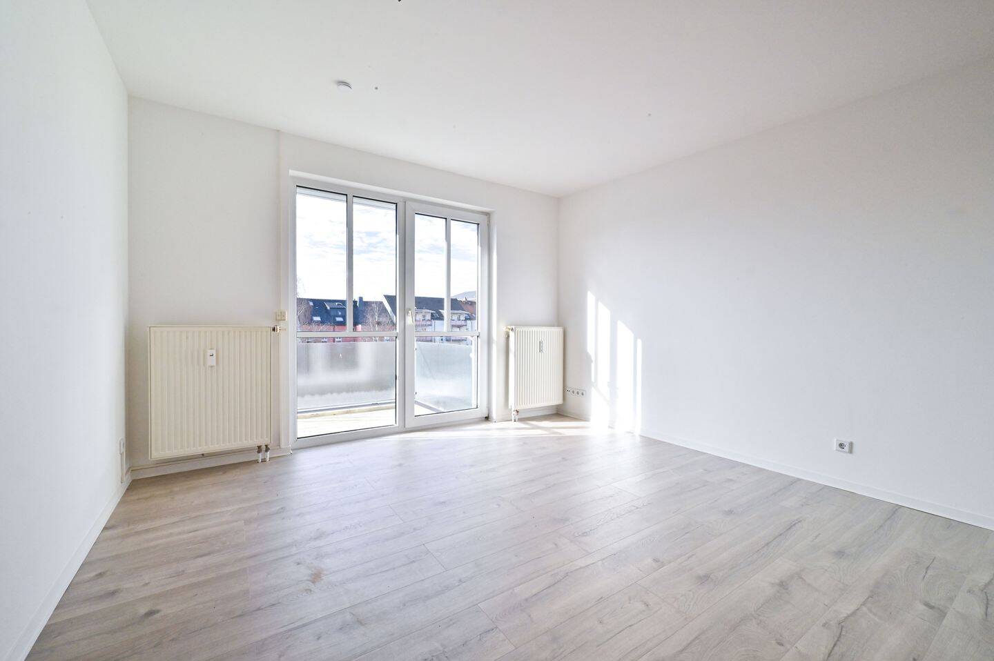 Moderne 2-Raum-Wohnung mit Balkon im barrierefreien Wohnpark in Schloßchemnitz – Chemnitz – Bild 1 von 9
