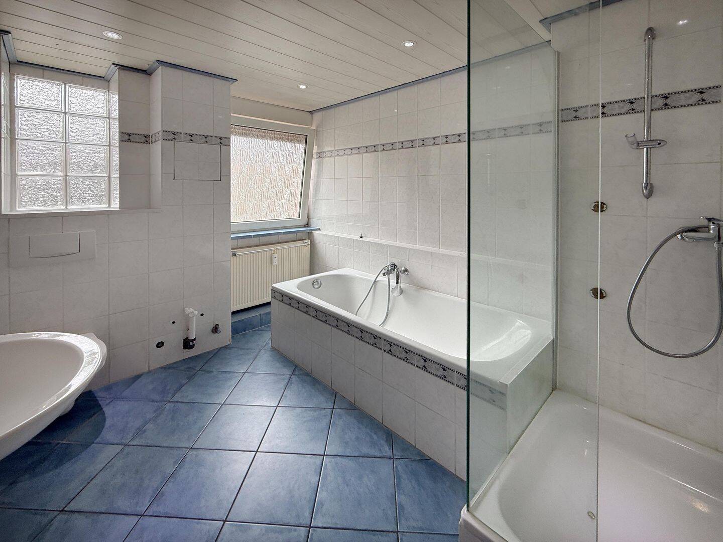 Dreifamilienhaus in Mannheim-Neckarstadt mit 2 freien Wohnungen und gemütlichem Innenhof – Mannheim – Vorschaubild 7