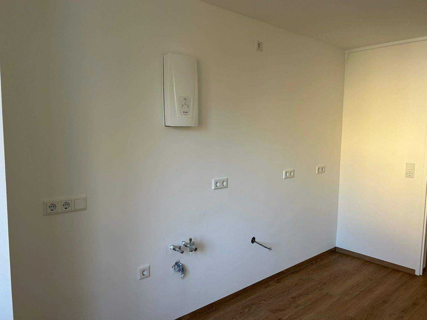 Perfekte 1. Wohnung! 1,5 Zimmer mit Einbauküche komplett renoviert! – Nürnberg – Vorschaubild 5