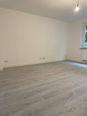 Helle, modernisierte 2-Zimmer-Wohnung mit Balkon in zentraler Lage von Köln-Nippes – 50733 Köln – Vorschaubild 6