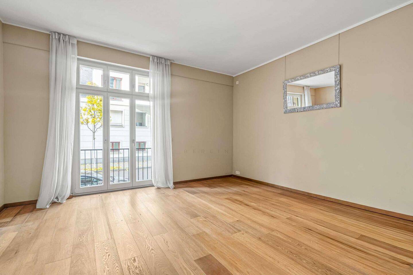 Designerwohnung mit hochwertiger Ausstattung und TG-Stellplatz in Berlin-Mitte – Berlin – Vorschaubild 6