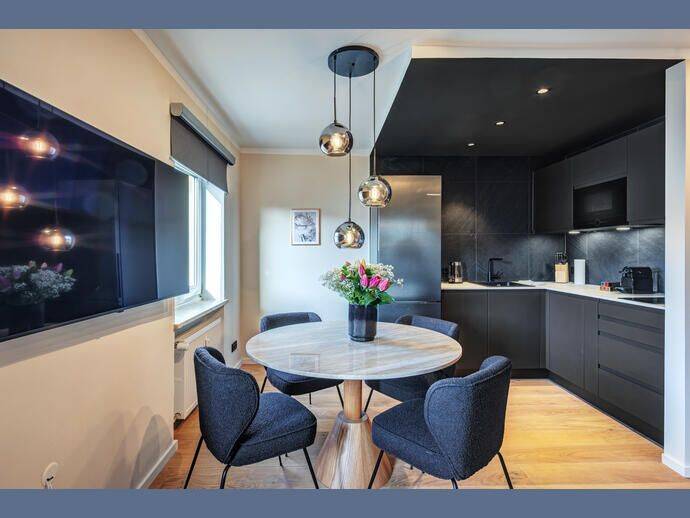 Möbliert: Modernes und gut geschnittenes Apartment – München – Bild 1 von 9