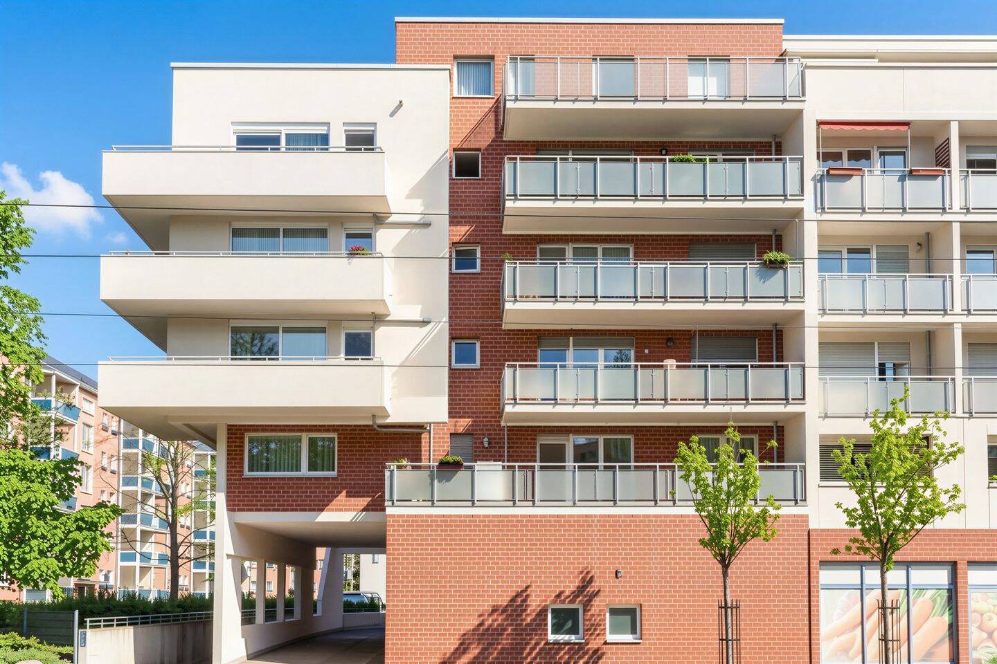 +++ Frisch modernisiert! 2-Zimmer-Wohnung mit halboffener Wohnküche im Herzen von Striesen +++ – Dresden – Bild 1 von 9