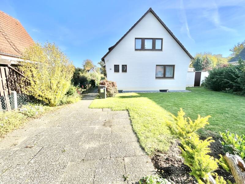 Wohnhaus mit Einliegerwohnung auf Erbpacht-Grundstück in ruhiger Siedlungslage in Ratzeburg – Ratzeburg – Vorschaubild 5