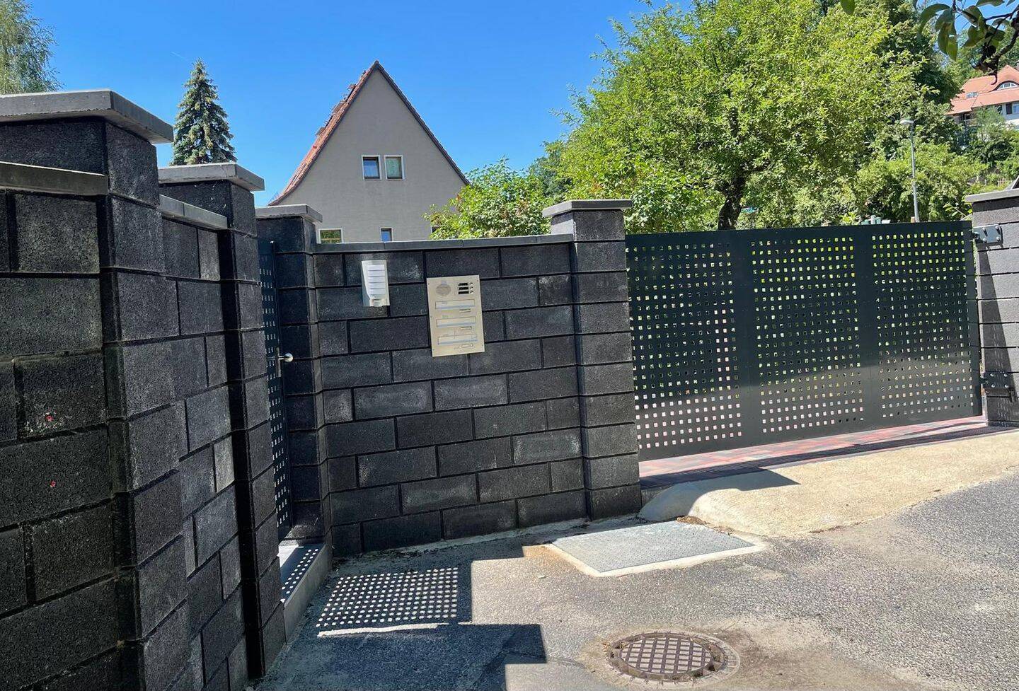 Geschmackvolle 2,5-Raum-Wohnung mit Terrasse und Einbauküche oder Carport in Dresden – Dresden – Vorschaubild 9