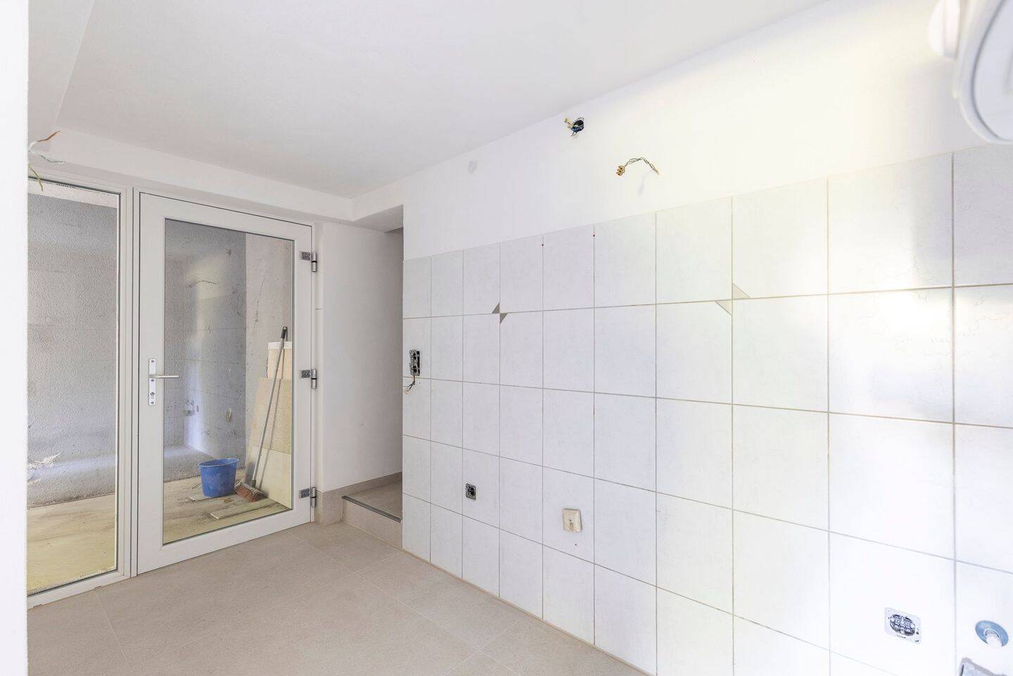 Frisch modernisiert - sofort einziehen | 2,5-Zimmer-Wohnung mit Gemeinschaftsgarten – Backnang – Vorschaubild 5