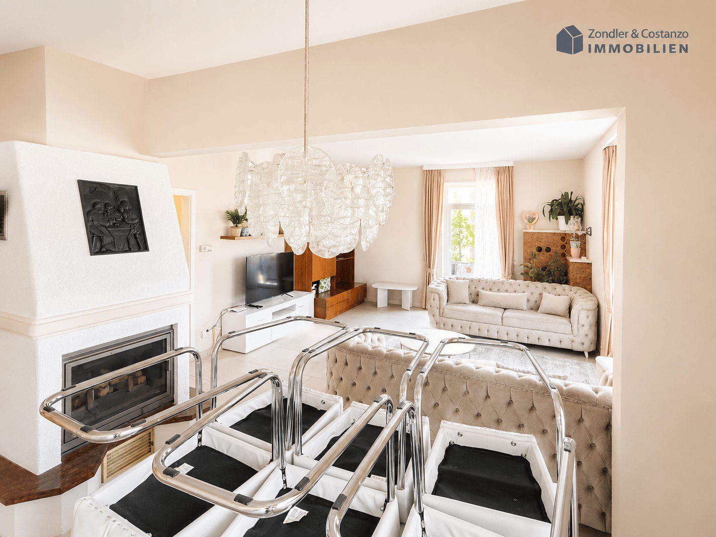 ZENTRALE WOHNLAGE IN S-OST: * 3,5-Zi.-Whg. * ca. 112,4 qm * EBK * 2 Balkone * TL-Bad * sep. WC * – Stuttgart – Vorschaubild 3