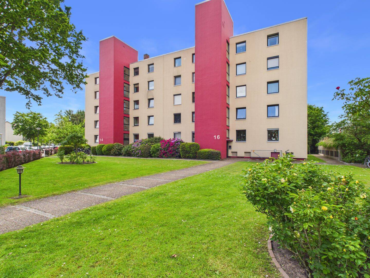 Penthousewohnung in Findorff mit Fahrstuhl, Blick ins Grüne und Potenzial