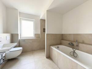 NEUBAU-3-Zimmer-Gartenwohnung mit Süd-Terrasse + wohnlich ausgebautem Souterrain (2 Räume + 2. Bad) – 81827 München – Vorschaubild 7