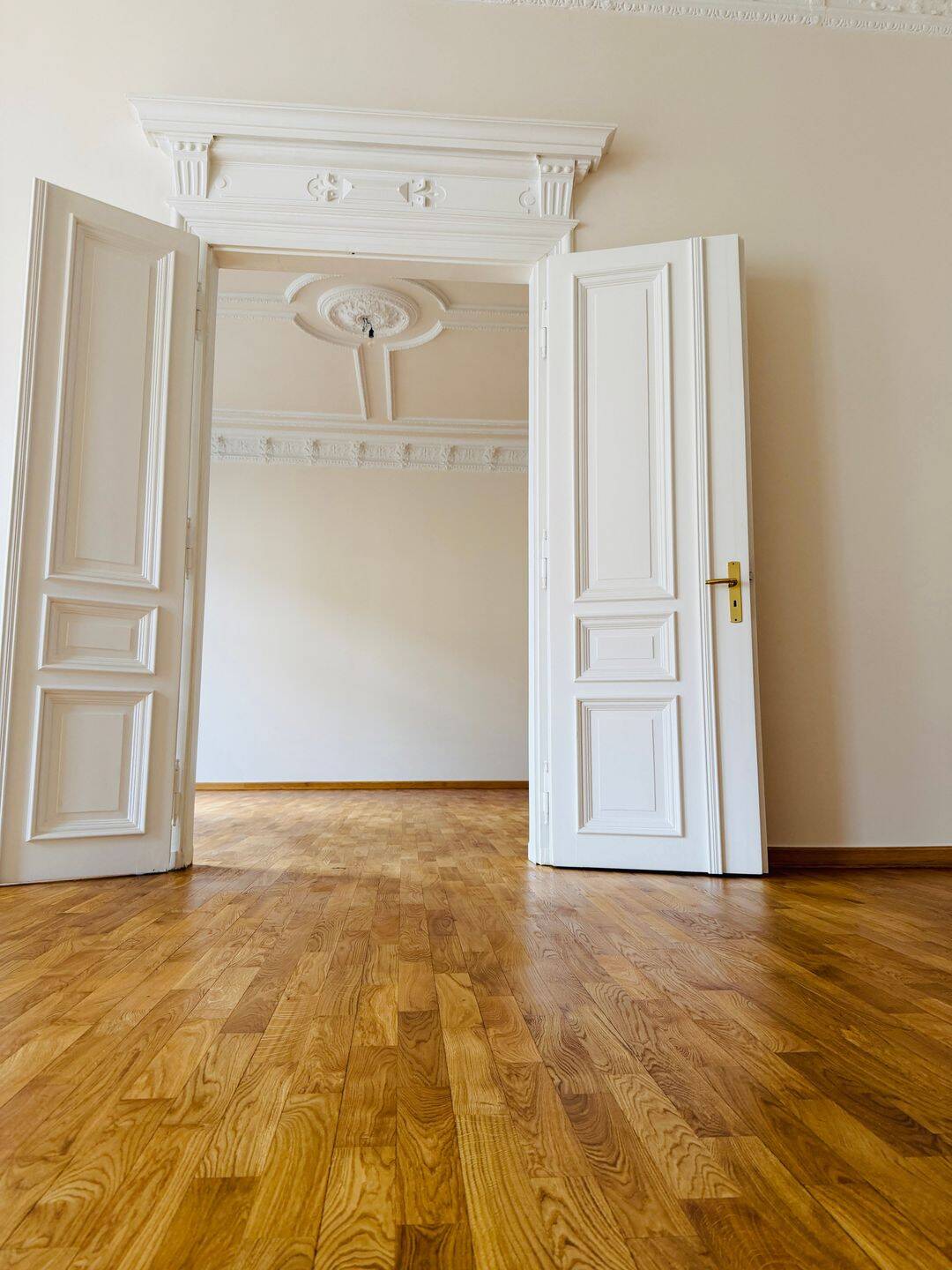 TRAUMHAFTE WOHNUNG IM WALDSTRAßENVIERTEL