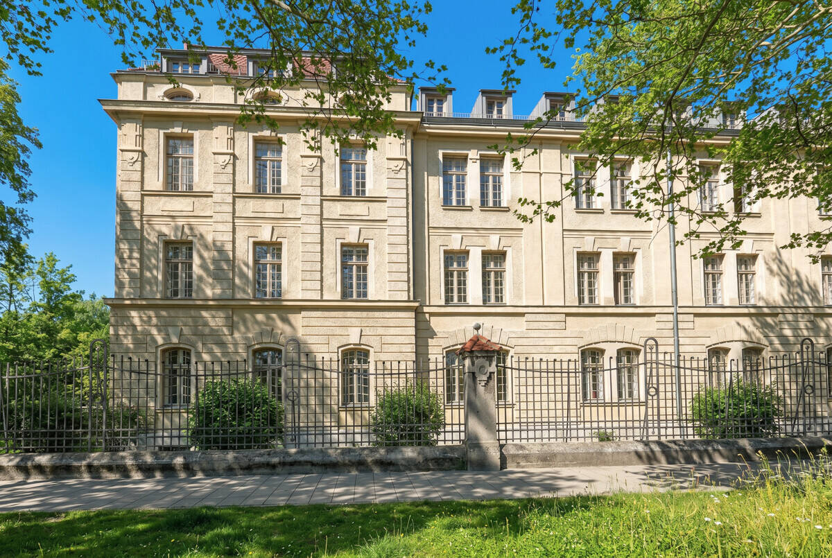 *Deluxe Suite - Möbliertes Galerie-Apartment in bester City Lage*