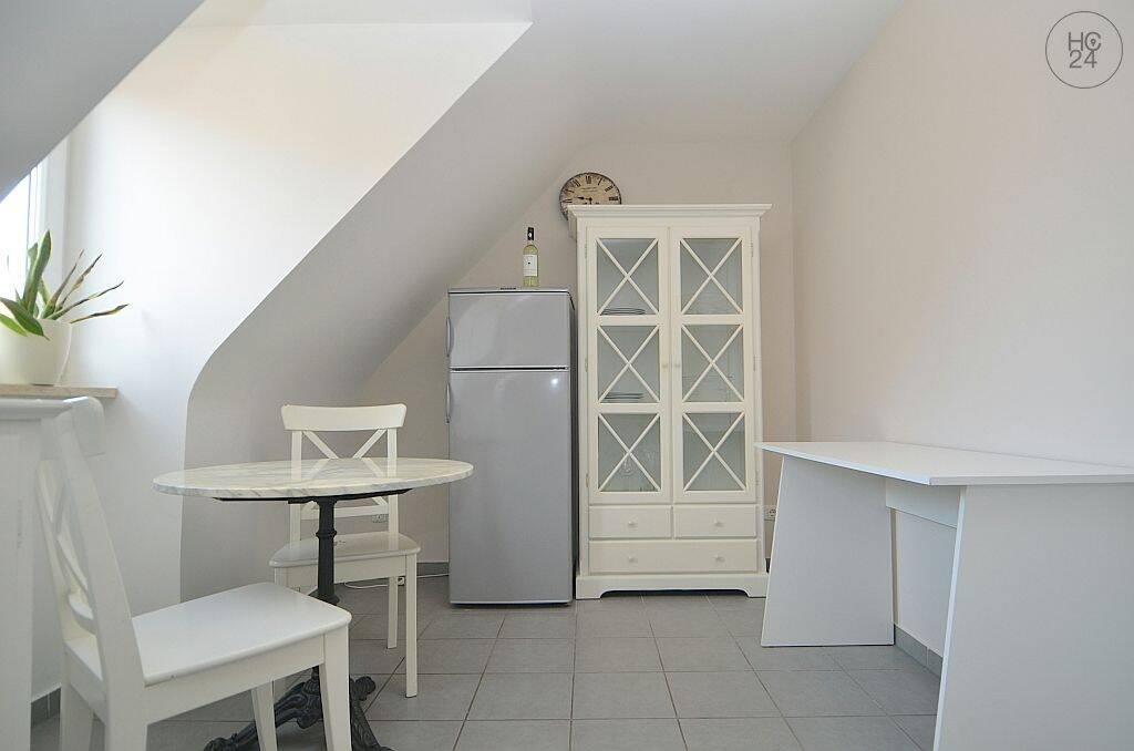 Schönes und gemütlich möbliertes Apartment direkt in der Altstadt – Nürnberg – Vorschaubild 9